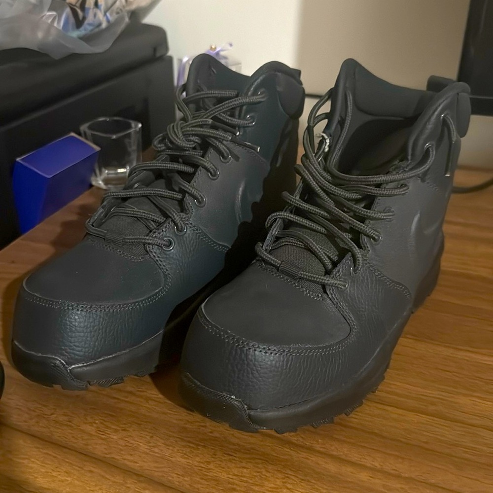 Nike Manoa youth boots